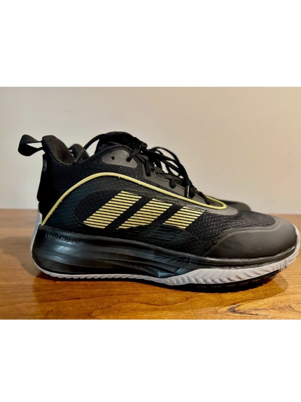 adidas Mens Size 8.5 Own the Game 3.0 Basketball Sneakers